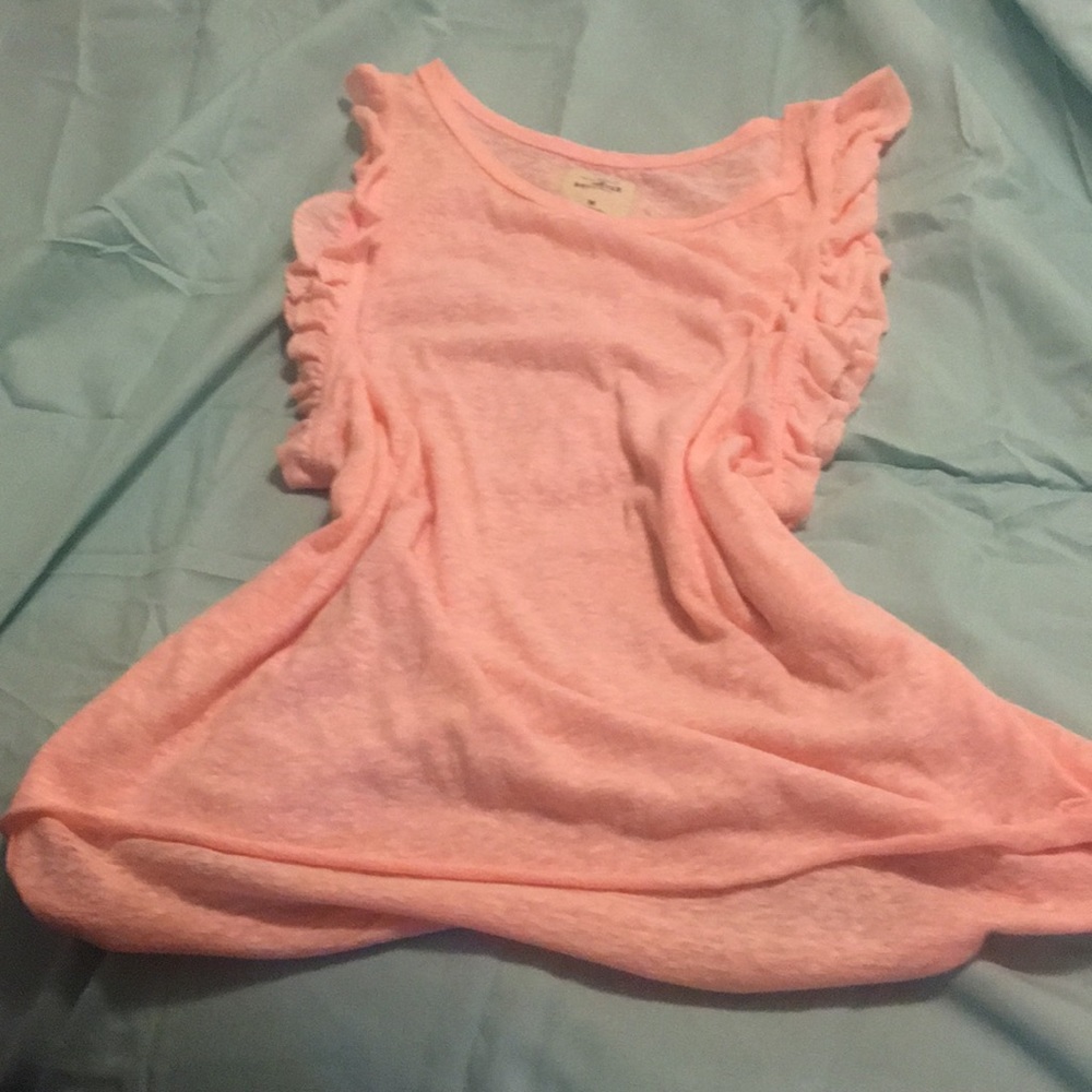 🤩Cute sleeveless shirt with ruffles 🤩